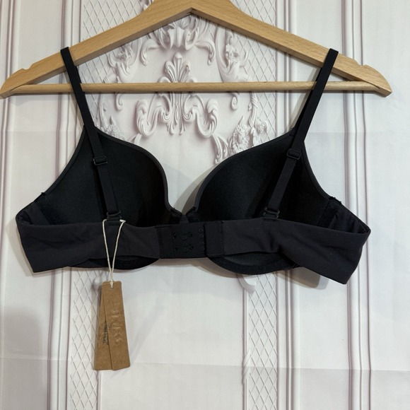 Skims Fits Everybody T-Shirt Bra In Onyx Black Size 36A NWT $54 - Picture 9 of 9